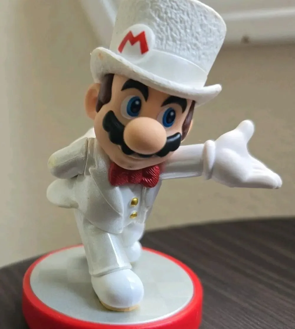 Nintendo Mario Super Mario Odyssey Series Wedding Outfit amiibo Figure Switch